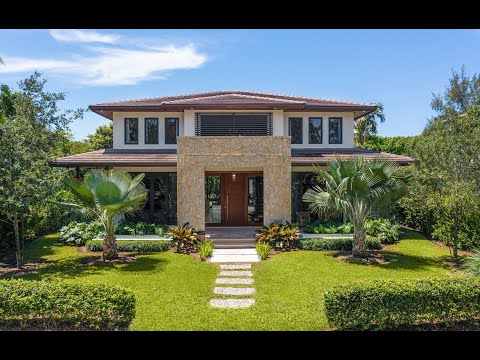 The Jills Zeder Group Presents 5852 SW 77th Ter