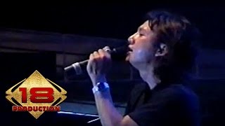 Download lagu Caffeine - Aku Takkan Memiliki  (Live Konser Purwakarta 15 Agustus 2006) mp3