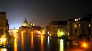 Charles Aznavour    Que C&#39;est Triste Venise Tradução 360p