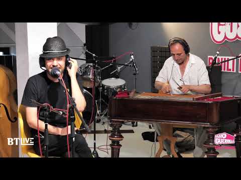 Simion Bogdan-Mihai și Lăutarii de Mătase - 'Miu Haiducul' la BTLive@Guerrilive