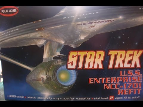 Polar Lights 1:1000 Enterprise NCC-1701 Refit (Part 1)