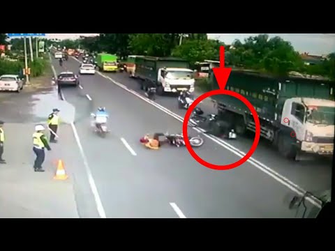 Ngeri Lihatnya! Hampir Terlindas Truk, Orang Ini Selamat dari Kematian