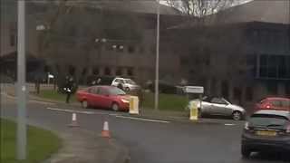 preview picture of video 'Inconsiderate, illegal & dangerous #pavementparking on a roundabout in Chelmsford'