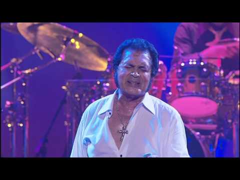 Engelbert Humperdinck - "Spanish Eyes & Love Me With All Your Heart"