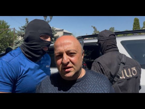 ՀՐԱՏԱՊ. ԱԱԾ հատուկ ջոկատայինները դուրս եկան պատգամավորի տնից