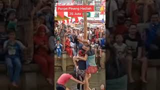 Download lagu Viral Video Lucu - Panjat Pinang Bencong Bikin Ngakak 🤣 #Shorts #Tiktok #ShortsVideo mp3