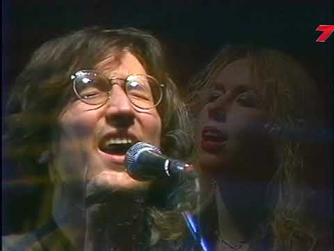 Akacis un Ieva Akurātere - Kā plīvurs balts un liegs (1991)