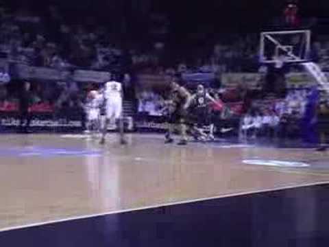 02 19-02-08 BCO-Kiev - Elvir Ovcina baant zich een weg naar