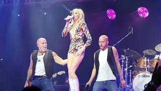 &quot;Shake Your Love&quot; by Debbie Gibson Live @Mall Of Asia on September 15,2018