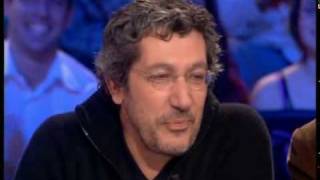 Stéphane Guillon fait le portrait hilarant de les Nuls