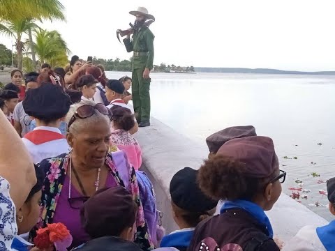 En Cienfuegos jóvenes generaciones protagonizan homenaje a Camilo