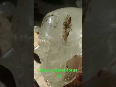 Video Lebka Křistál  s inkluse 11cm extra velky