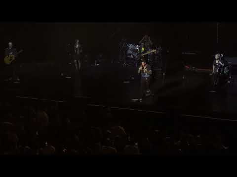 Introducción a Sin remitente - Melendi @Smart Financial Centre | March 4, 2023 | Houston, Texas