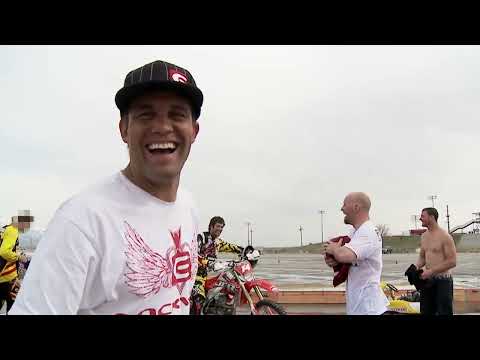 Thrillbillies | Season 3 Episode 1 - Road Kill