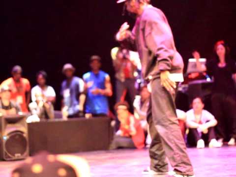 Neo Geo and Toni vs Monstapop and Venom @ BAM 2011 Poppin Semi-Finals