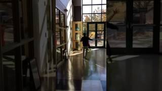 faze tari isi surprinde mama