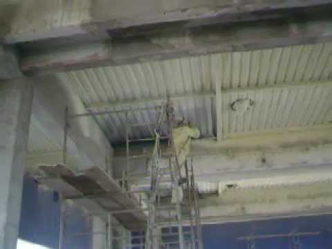 APLICAÇÃO DE ESPUMA DE POLIURETANO SOB COBERTURA DE PISCINA