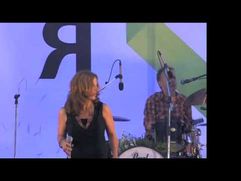 Mary McBride Band, "Swing Low, Sweet Chariot," Tomsk, Russia, July 10, 2011