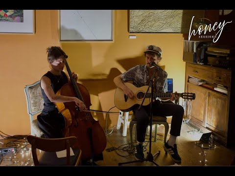 Lee Squires - To the bone (Live performance at Honey Sessions)