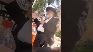 9 ביוני 2024 (רדיו כל האמת) - התמונה מוצגת ישירות מתוך אתר האינטרנט יוטיוב. זכויות היוצרים בתמונה שייכות ליוצרה. קישור קרדיט למקור התוכן נמצא בתוך דף הסרטון