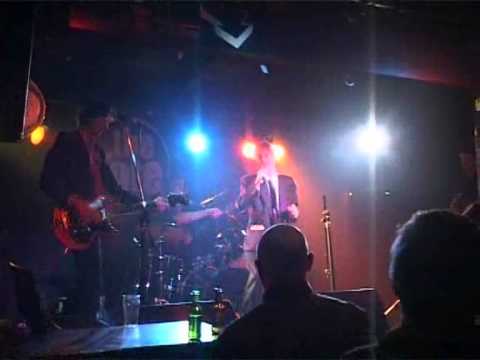 (Pink stainless Tail) Baby I Got News For You - Live at The Tote, Collingwood.