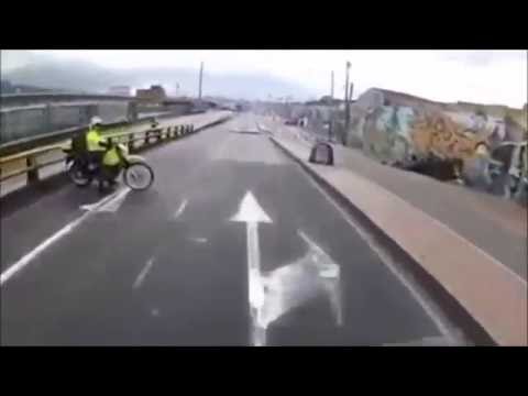 Syntax E.D.G & Oby Knockis ft. Invictus - Vivir de lujo