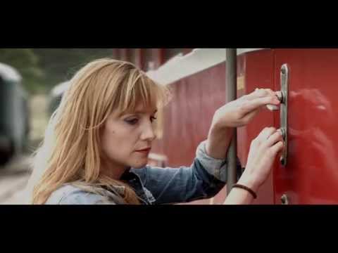 Monogram - videoklip Take it Easy s Hanou Vagnerovou a Alešem Baldou