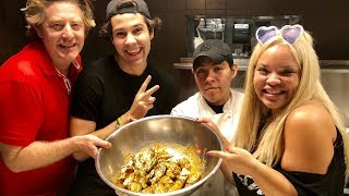 EATING $1000 GOLD CHICKEN WINGS IN NEW YORK CITY!!