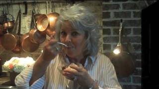 Paula Deen Cooks Peach Cobbler - Get Cookin' with Paula Deen