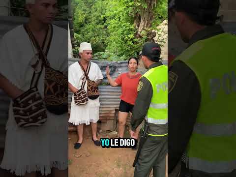 Será que el poli 👮‍♂️ logrará controlar al indio #comedyshorts #humor #comedia
