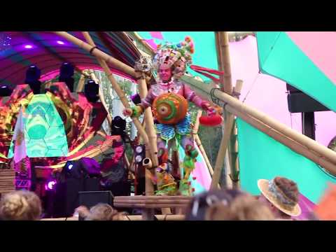 Stage Performance - Rabbits Eat Lettuce