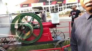 MichaelWinslow Reacts (Bonus Noize) To A Machine