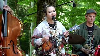 Sierra Hull on Grateful Dead&#39;s &quot;Black Muddy River&quot; 6/15/24 Billsville House Concerts