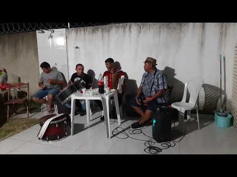 Naldo Forrozeiro e Bruninho do Acordeon e Cide no zabumba no aniversário do meu compadre João Paulo