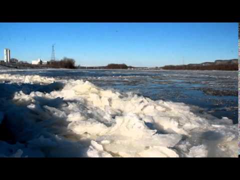 Mississippi River Freezing Up