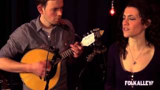 Folk Alley Sessions: RUNA - "Jealousy"