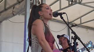 JESSICA LYNN .  Let's don't  .  American festival .  Denain