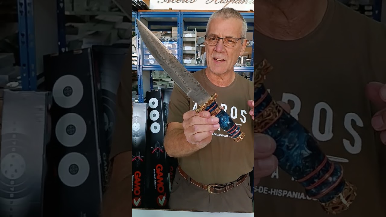 Taza ornamentación resina Escudo león