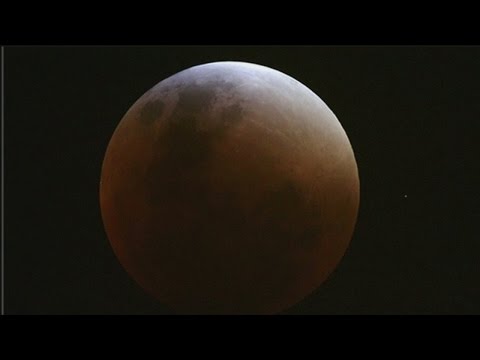 A blood moon wows the world but why is it red?