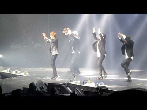 BTS WINGS TOUR CHICAGO FANCAM 170329 -BEGIN  (JUNGKOOK SOLO)