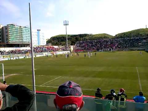 Crotone-Reggina il 2-2: la delusione dello Scida