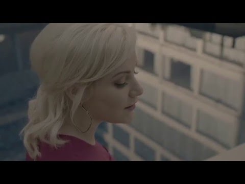Lisa Crawley - Up in the Air (Official Music Video)