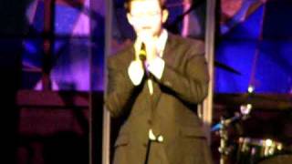 Eamonn McCrystal sings @ St. Louis Family Church 8 NOV 09 (2)