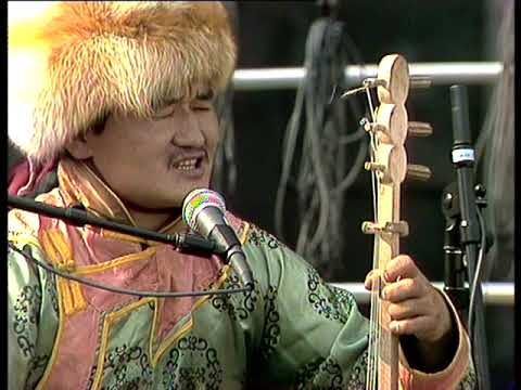 Tuva Ensemble: Gennadi Tumat, Kaigal-ool Khovalyg, Anatolii Kuular. The song of the caravan drover.