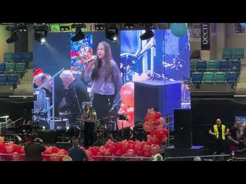 Julia Markowska "I Will Survive"