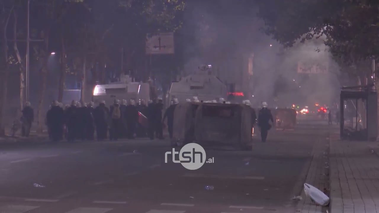 Protesta e 24 tetorit në Tiranë, gjykata liron 10 të arrestuarit