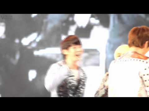 [FANCAM] 120421 Monday To Sunday - BTOB @ Lotte World Concert (Minhyuk Focus)