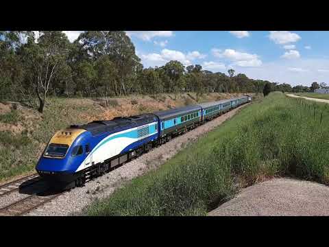 XPT at Wallendbeen.