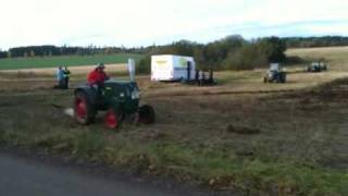 preview picture of video 'Veterantraktorplöjning Hanorp 2009'
