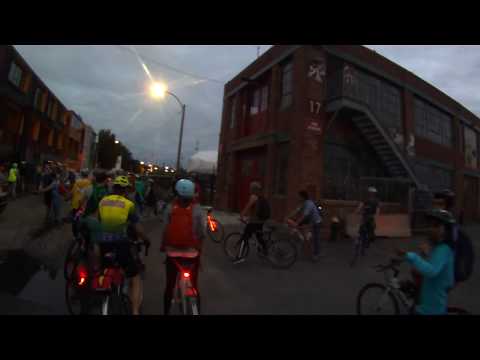 Squeezing three hundred cyclists through a foot gate